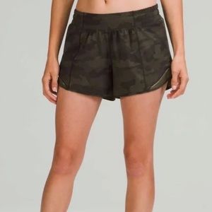 Lululemon 4” LR Hotty Hots